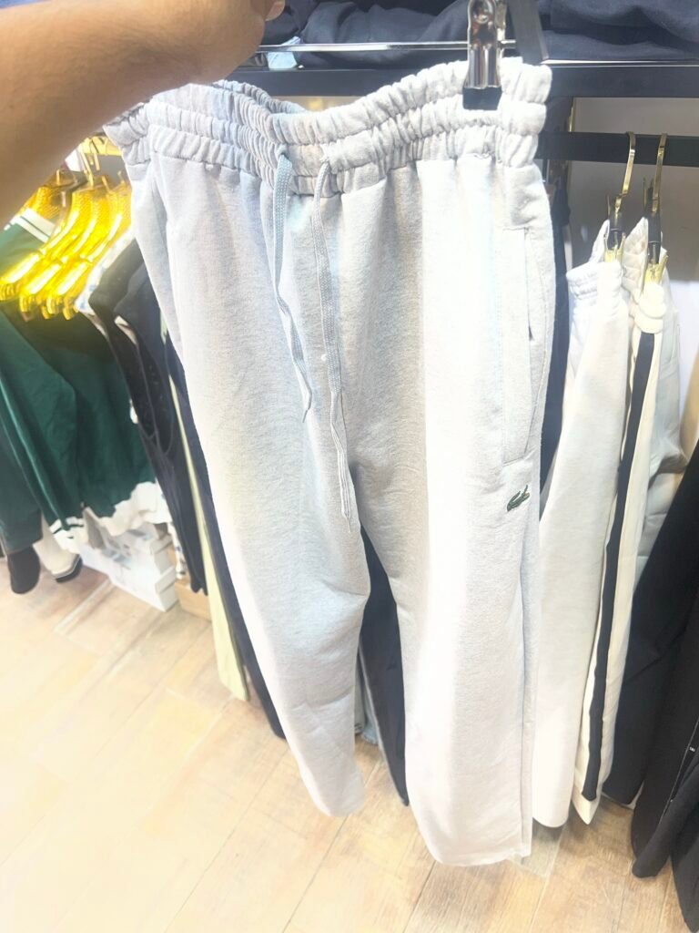 Lacoste gris